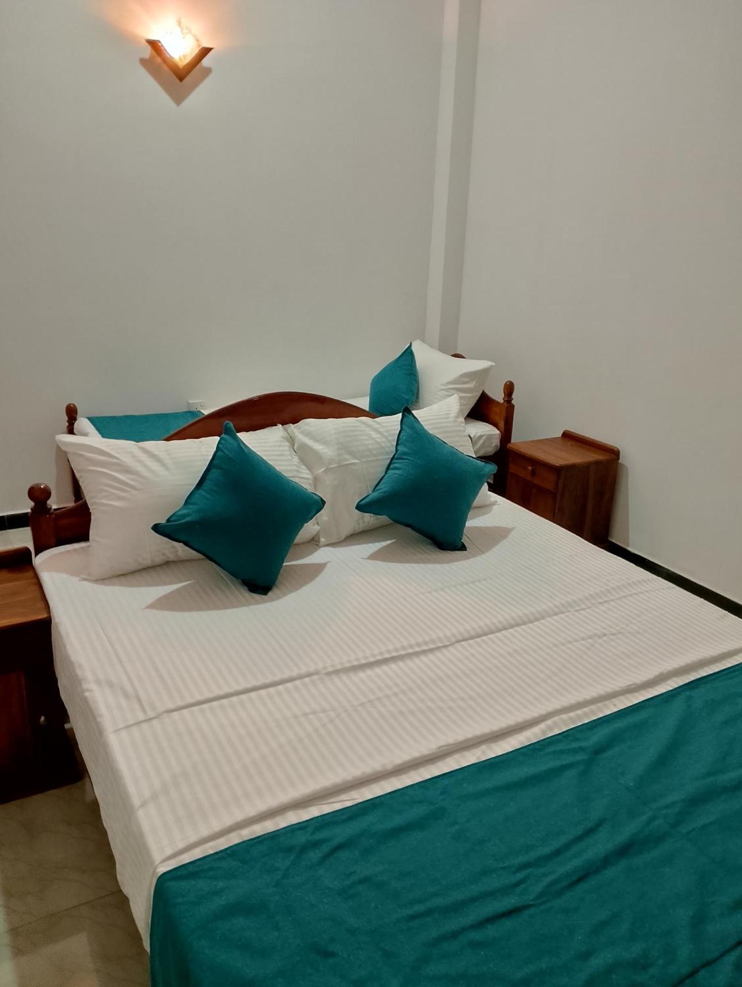 Star Beach Villa Tangalle Exteriör bild